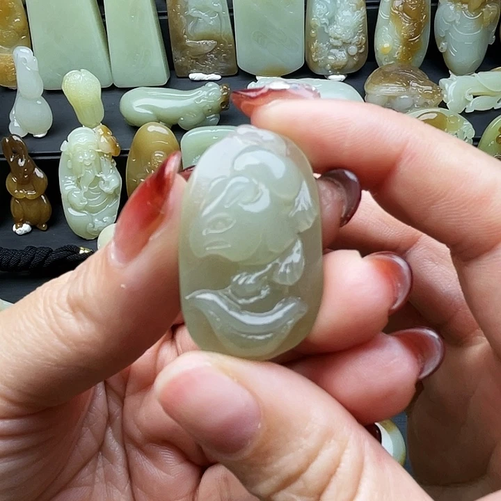 和田玉（糖玉）未镶嵌颈饰