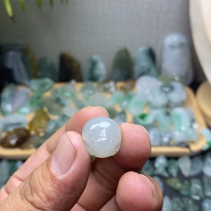 颈饰未镶嵌翡翠貔貅
