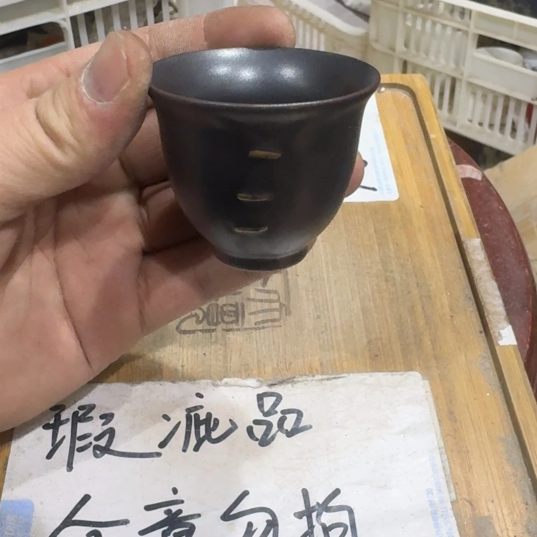 瑕疵介意勿拍陶瓷器皿A972