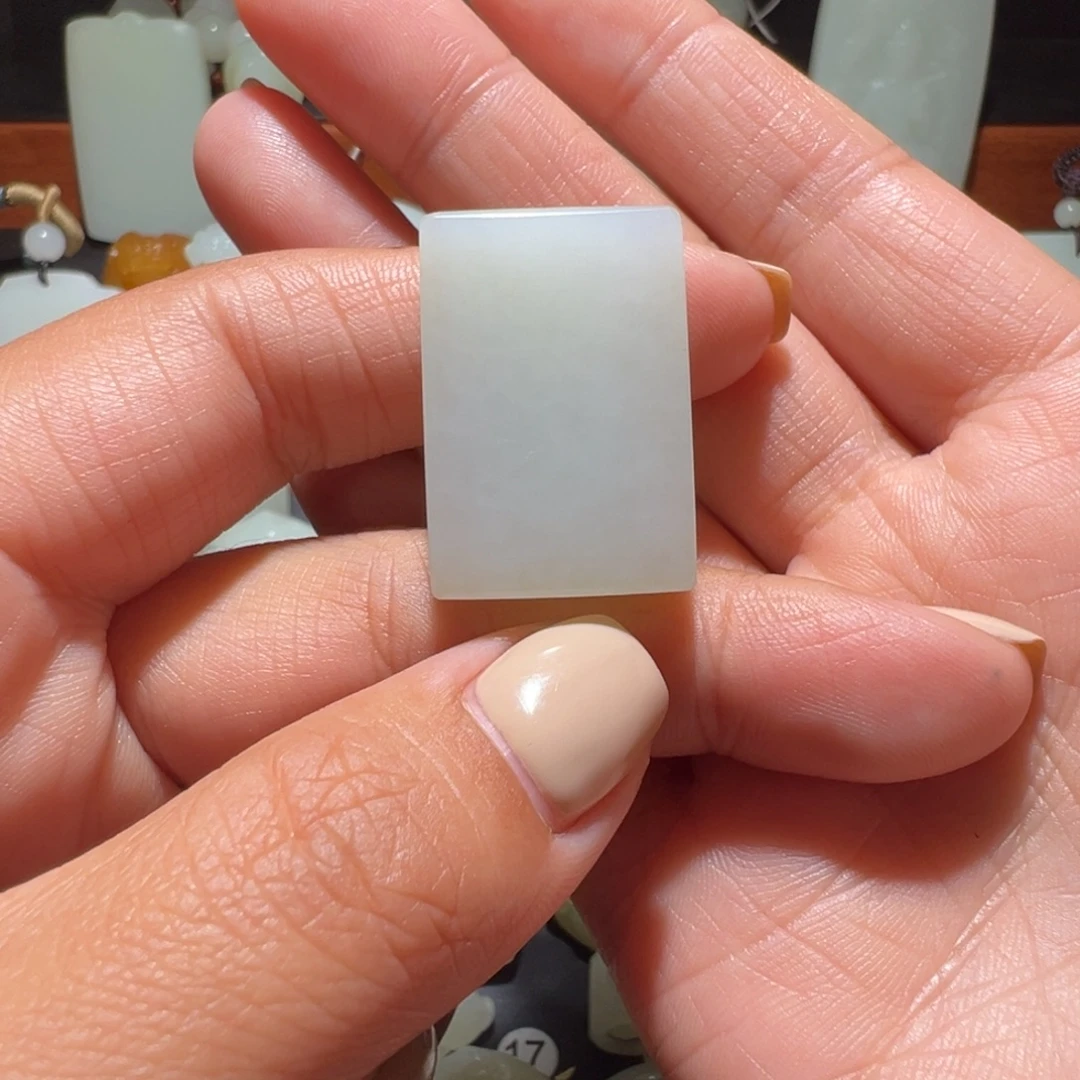 沫****和田玉未镶嵌颈饰