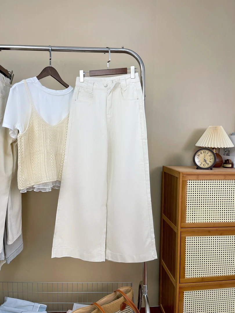 早秋款宽松大裤腿奶杏色高腰牛仔裤