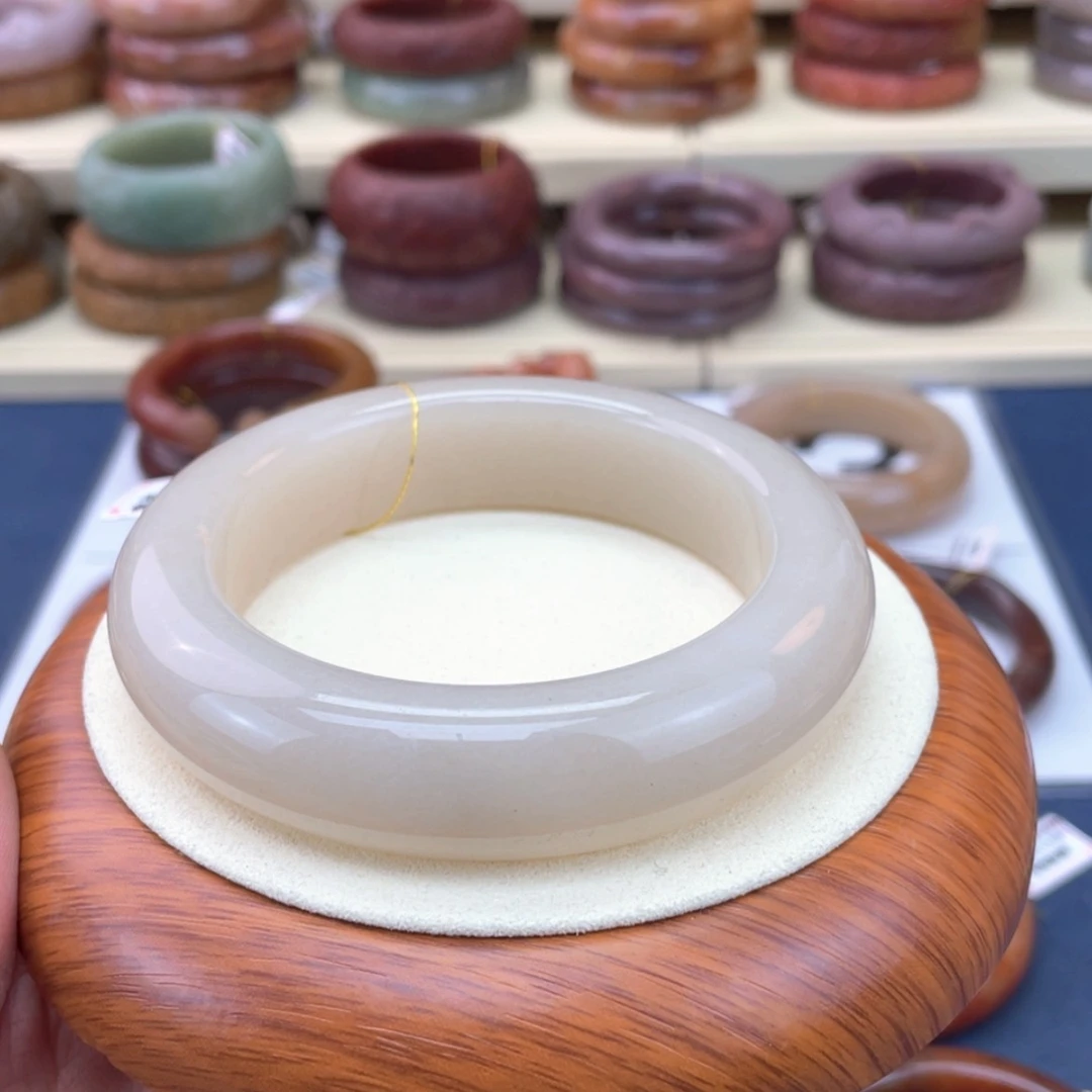 【闪购商品】石英质玉手镯未镶嵌雨**晴