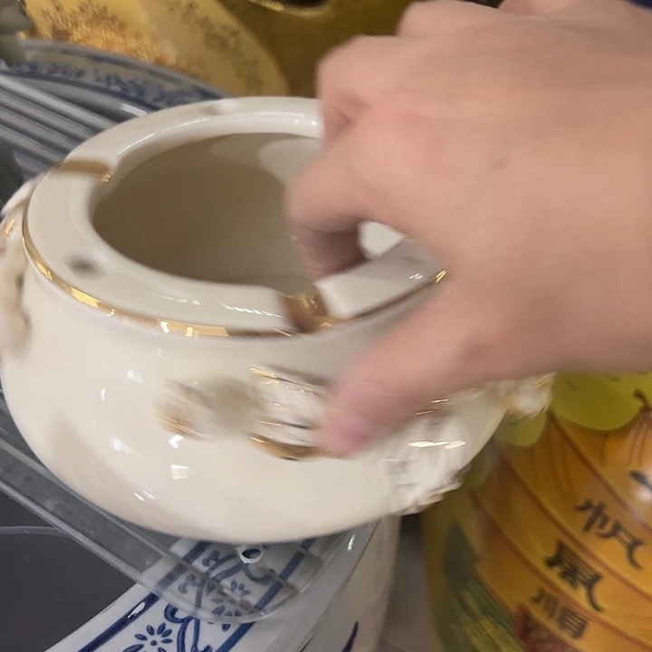 瓷片瑕。。。。。。。。。。。。。