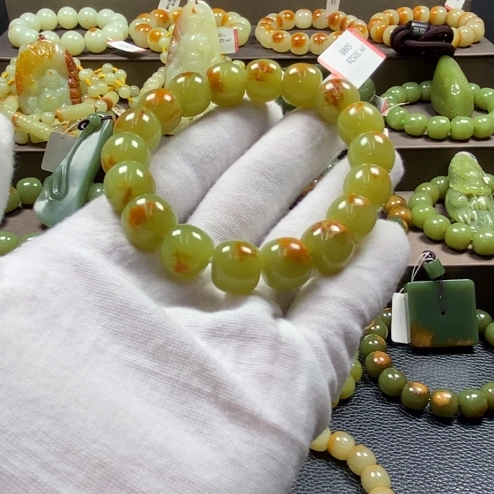 天***黑透闪石质玉未镶嵌手链