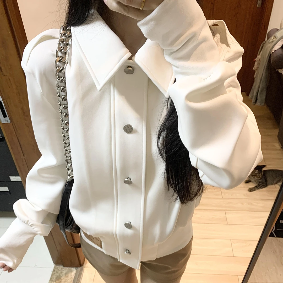 韩系穿搭白色立领短款外套女秋季2026新款高级感宽松休闲夹克上衣