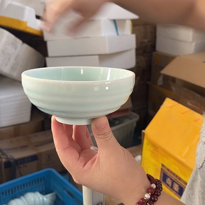 青瓷五英寸外螺纹米饭碗六个，微瑕包邮