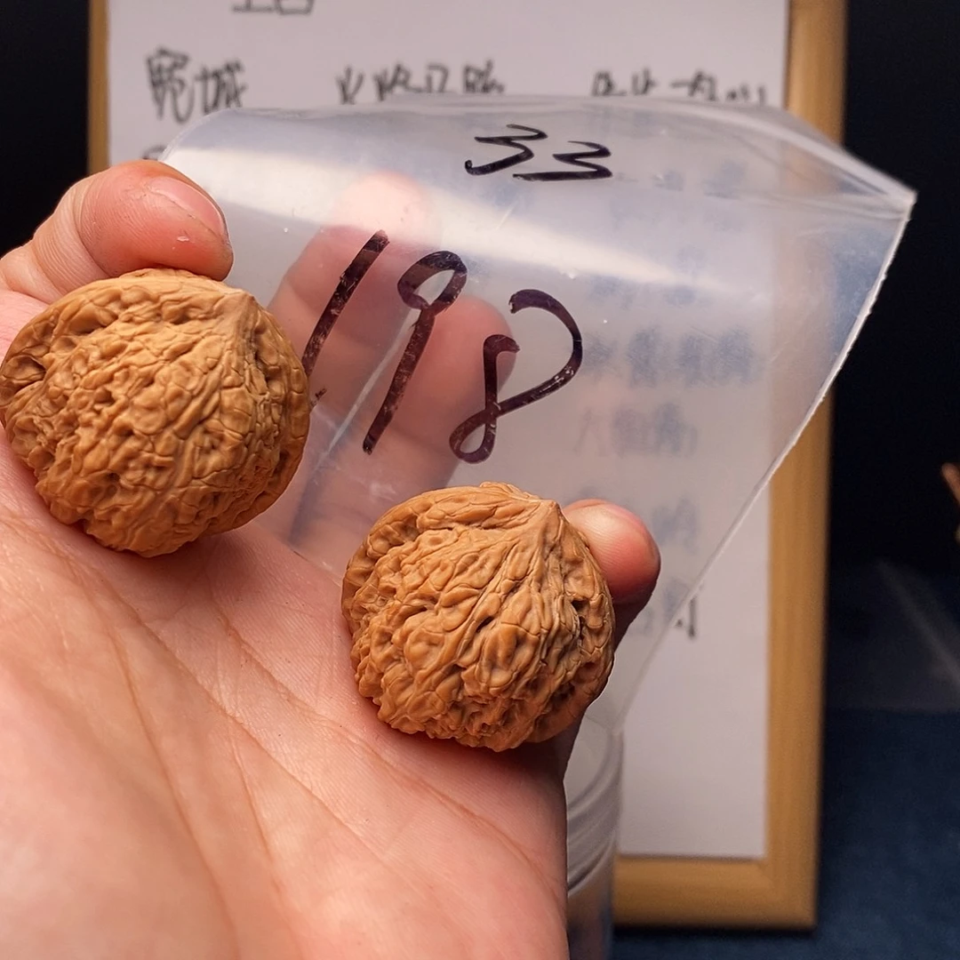 文玩核桃吊坠枫***红玛瑙
