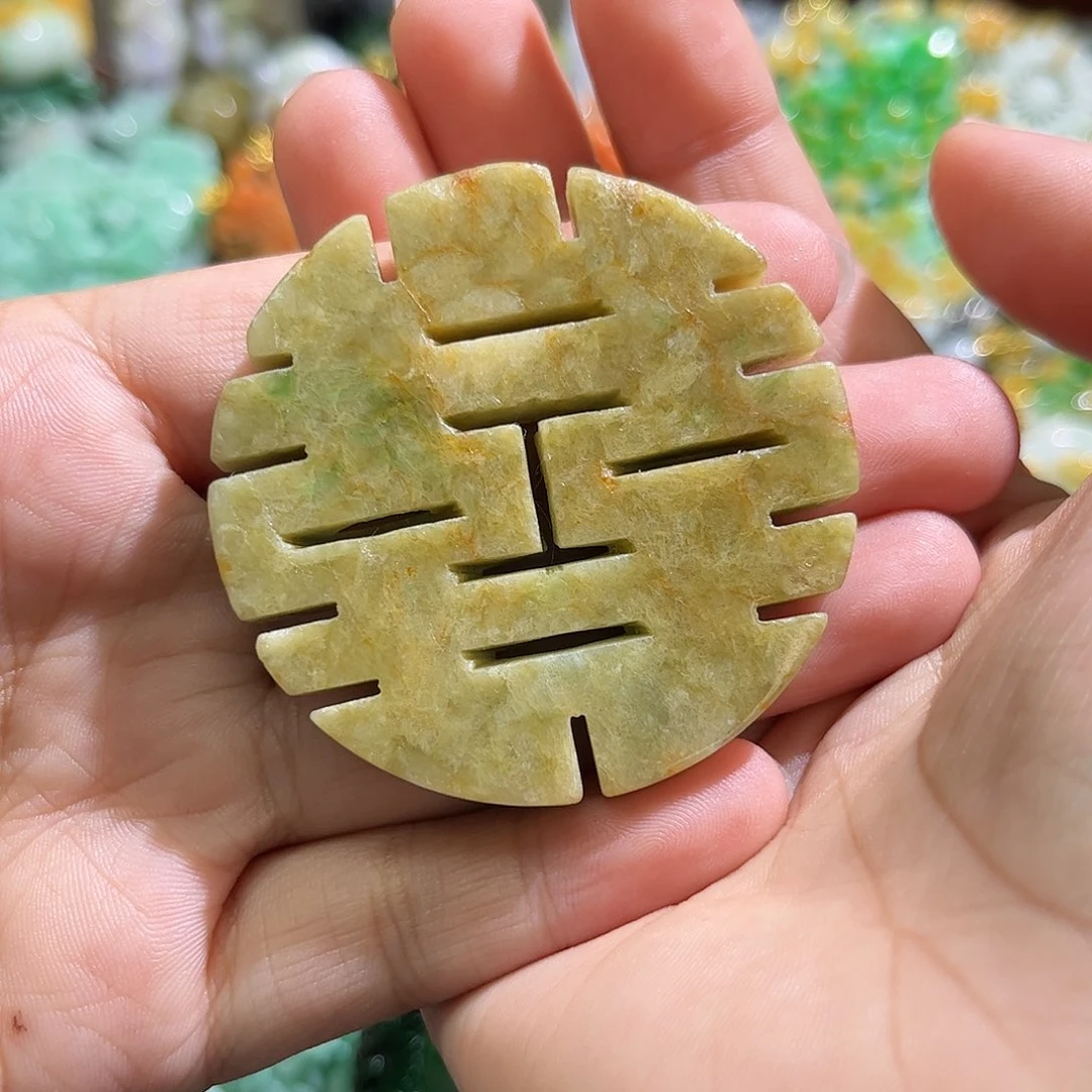 翡翠未镶嵌颈饰待编织