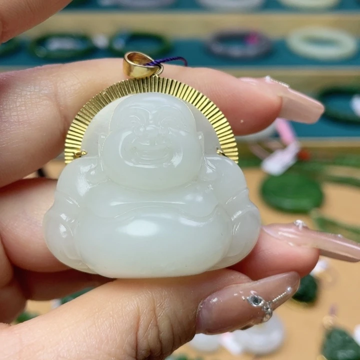 和田玉吊坠圈口58+。编号1418K金镶嵌和**子