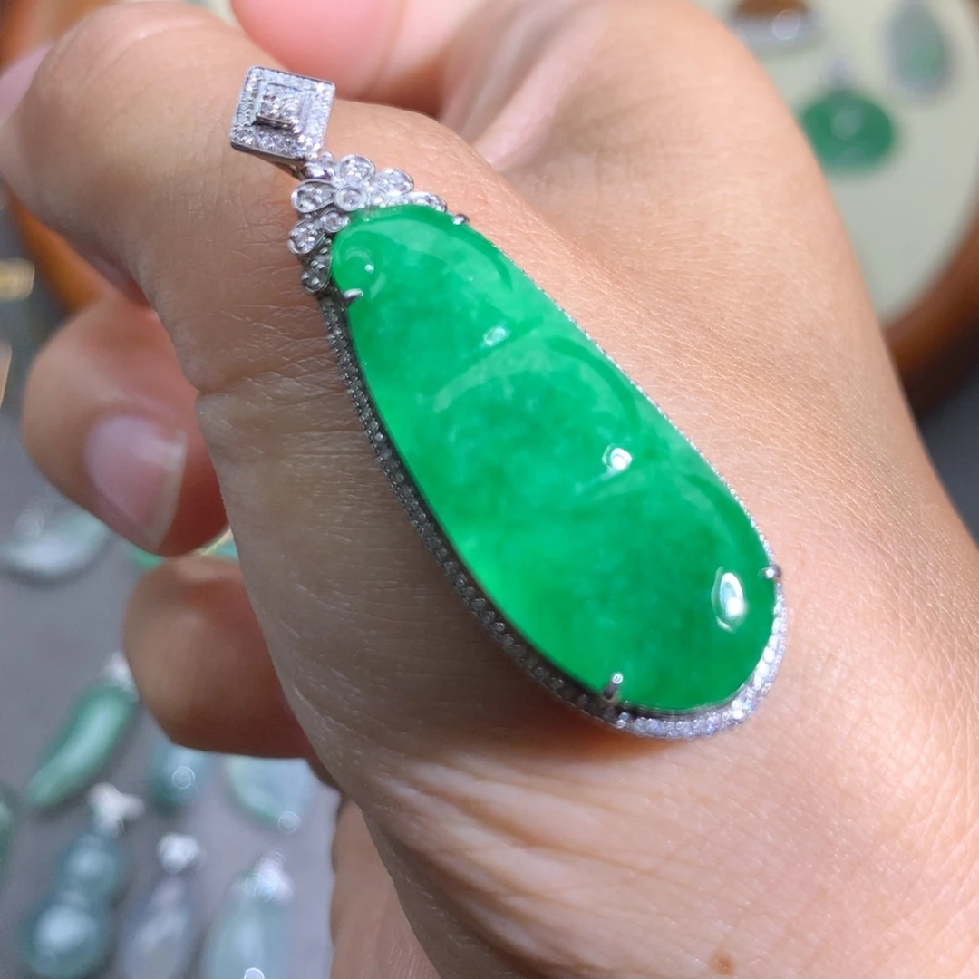 翡翠18K金镶嵌吊坠(不含链)福豆