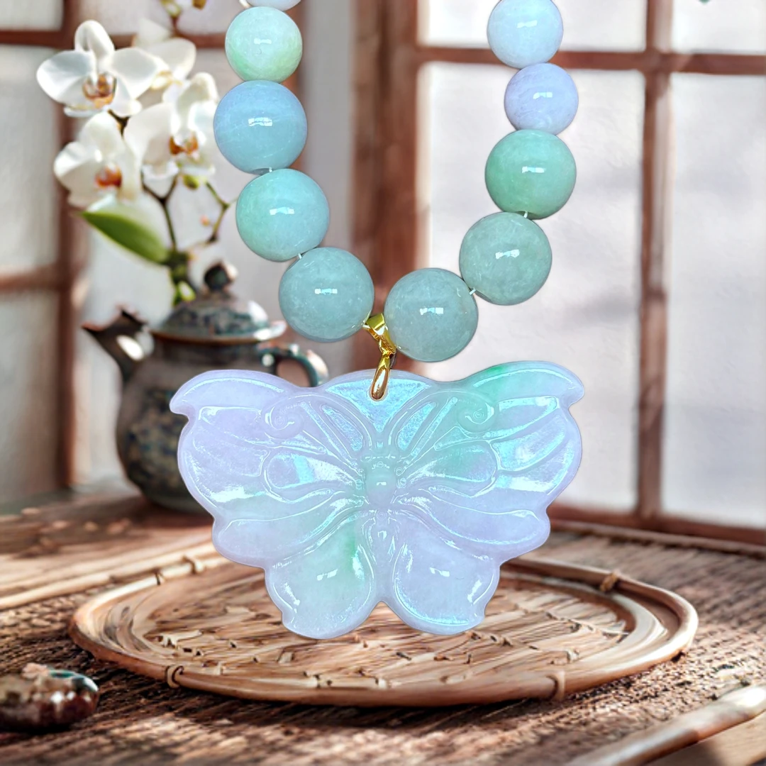 缅甸翡翠A货蝴蝶款时尚吊坠