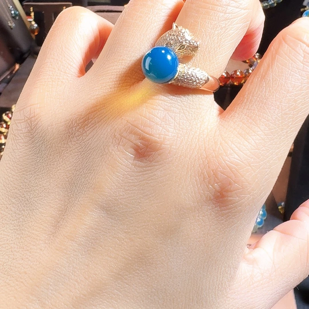 琥珀未镶嵌颈饰多米尼加