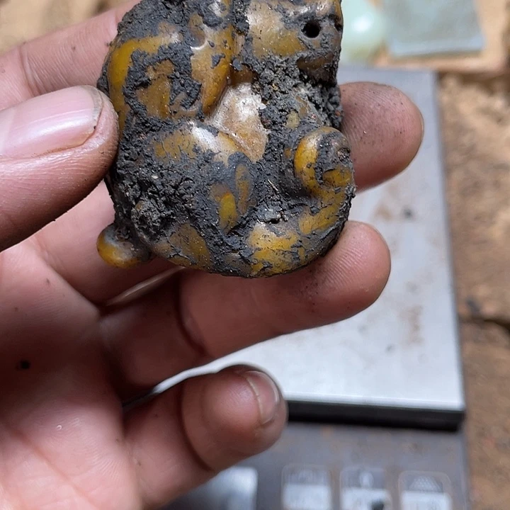 和田玉（糖玉）未镶嵌颈饰