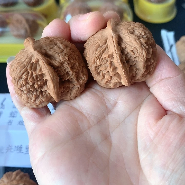 文玩核桃吊坠蚂蚁沟