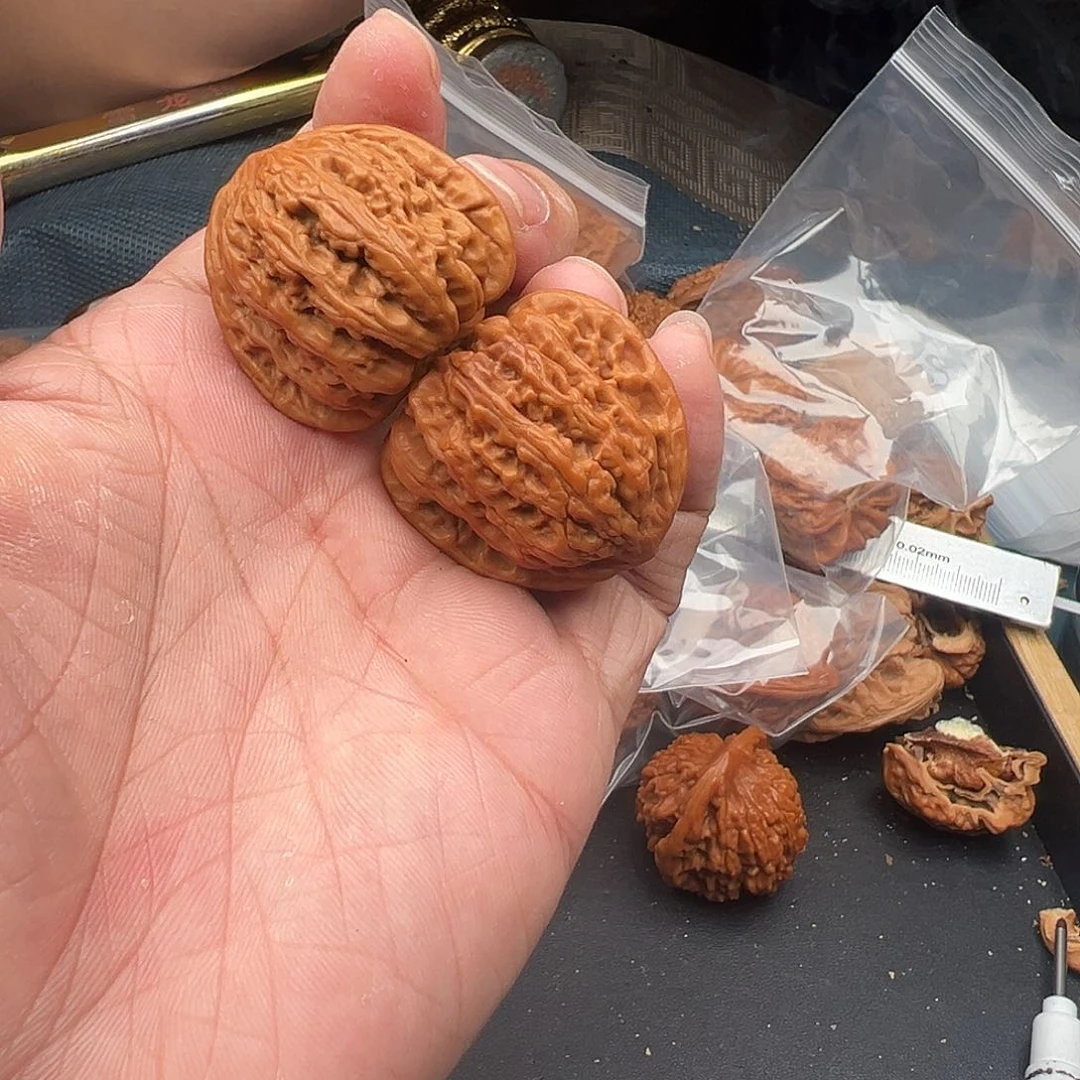 桃核吊坠全尺寸三角密纹儿随机发