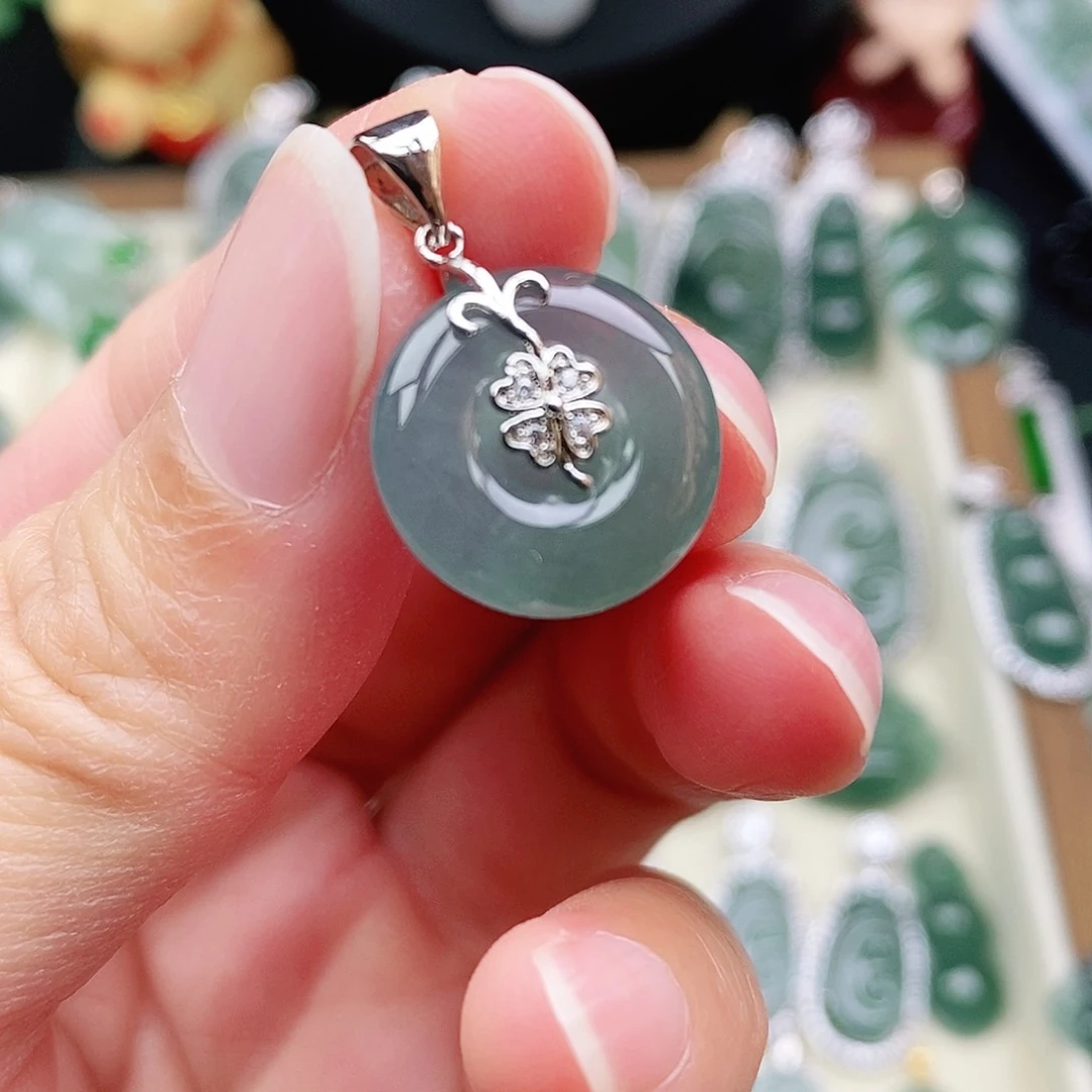 颈饰未镶嵌翡翠吊坠