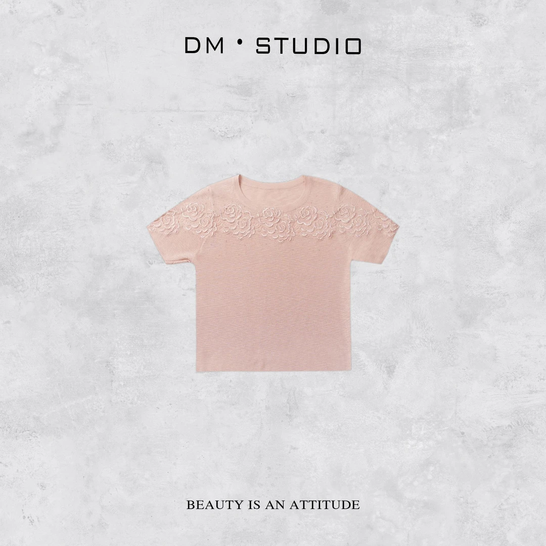 DEDM•STUDIO/气质减龄显瘦百搭纯色绣花圆领T恤上衣2504TX/3702