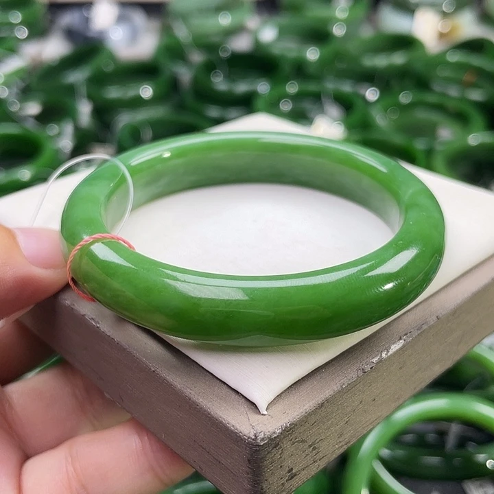 未镶嵌手镯和田玉（碧玉）