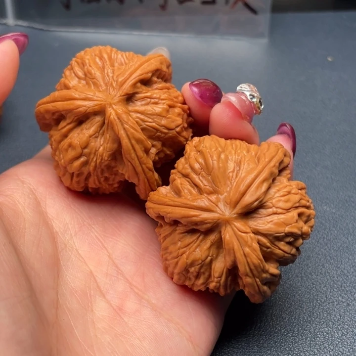 小***发吊坠文玩核桃白狮子