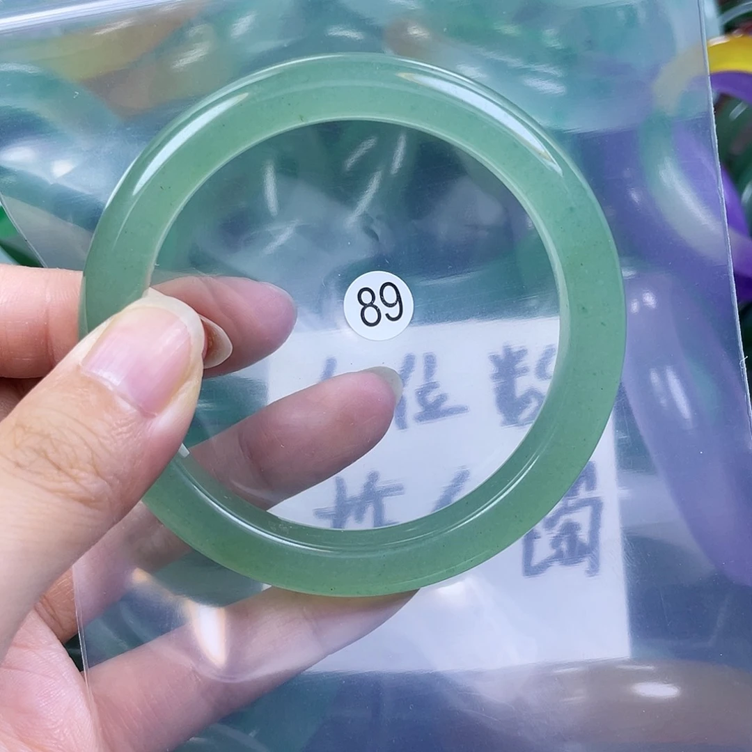 石英质玉手镯未镶嵌58