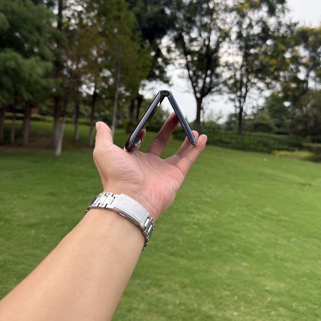 9新 Motorola/摩托罗拉 razr5G二代折叠屏智能二手折叠屏手机原装