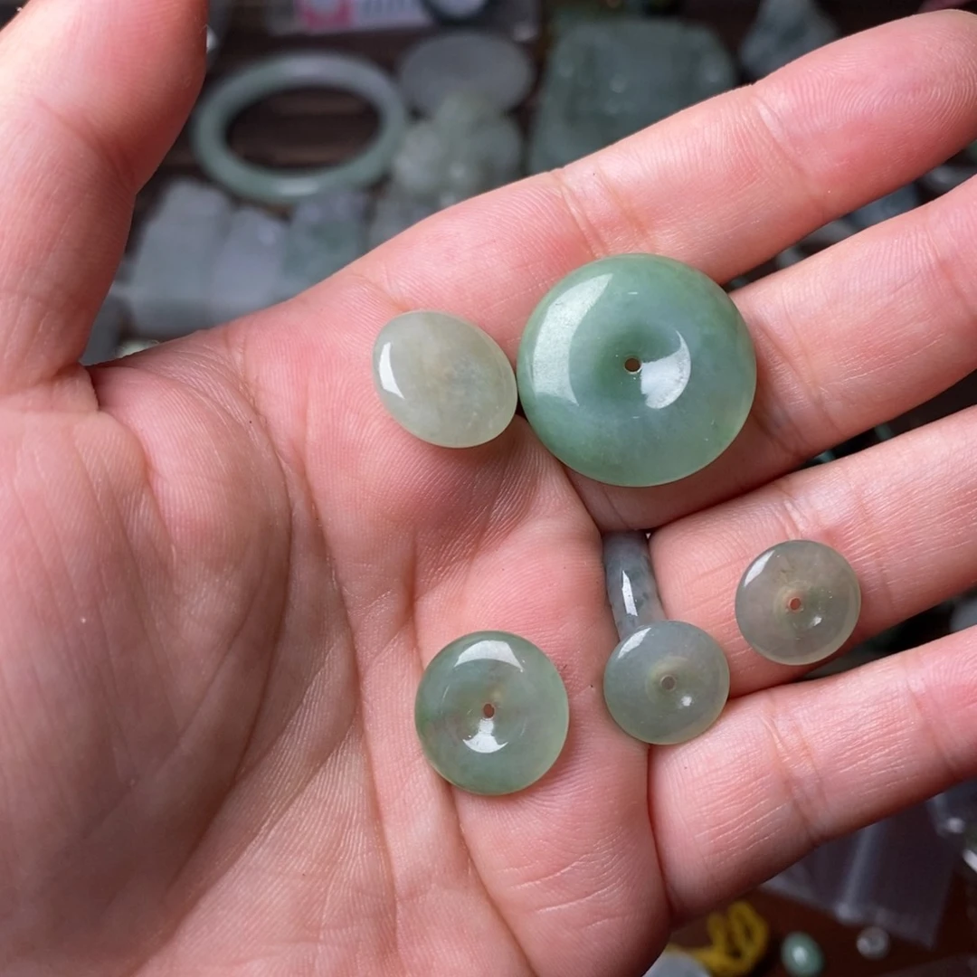 未镶嵌定制翡翠翡翠