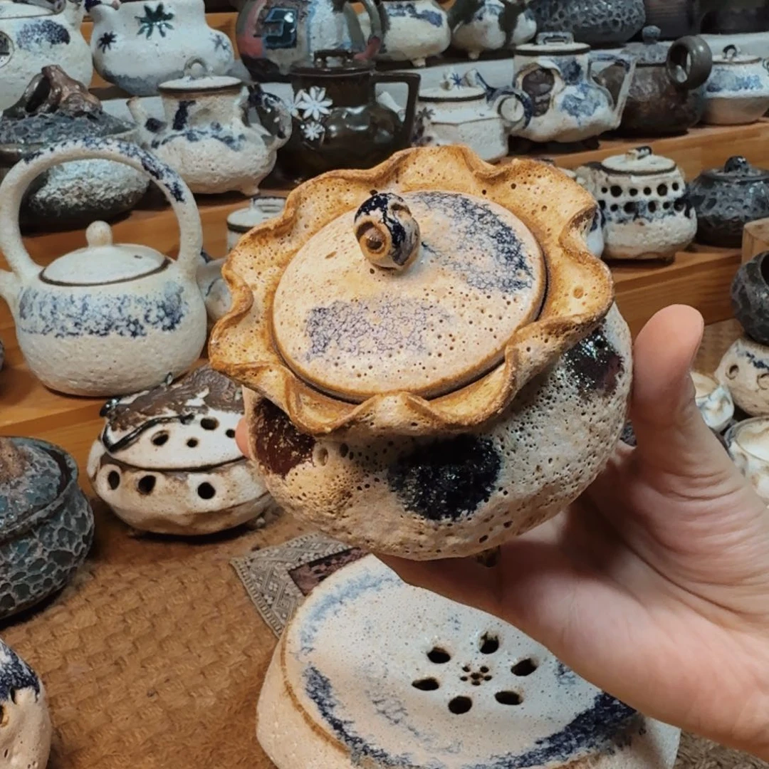 纯手捏粉引茶叶罐