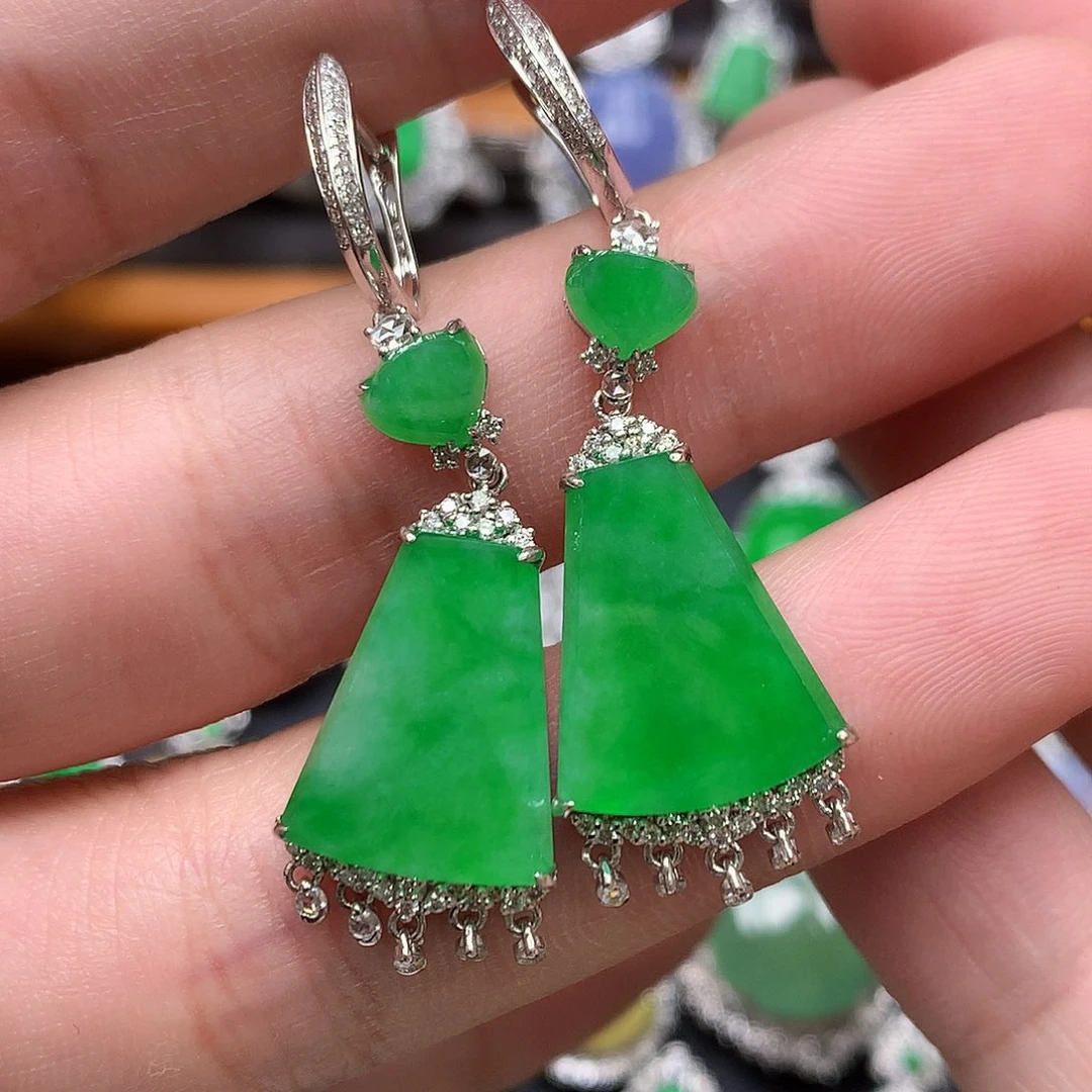 翡翠18K金镶嵌耳饰