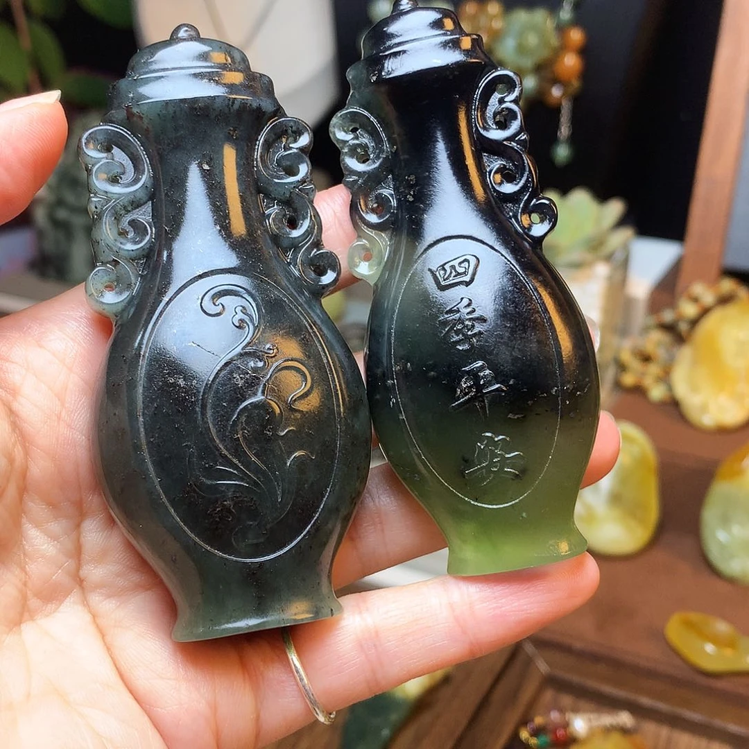 蛇纹石玉未镶嵌颈饰半**田