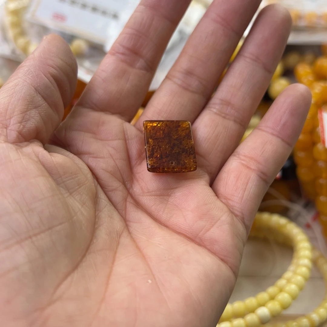 琥珀珠宝奇石未镶嵌