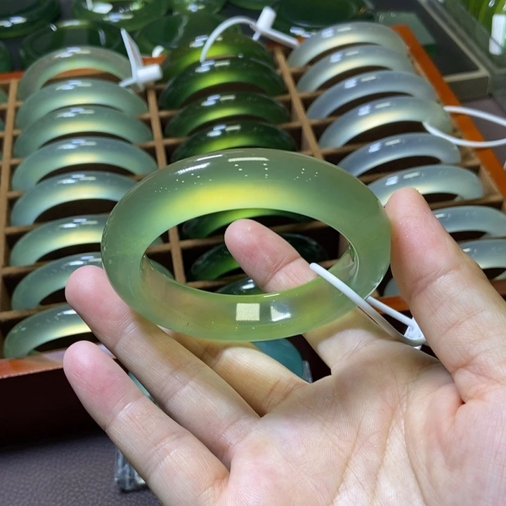 未镶嵌蛇纹石玉手镯55