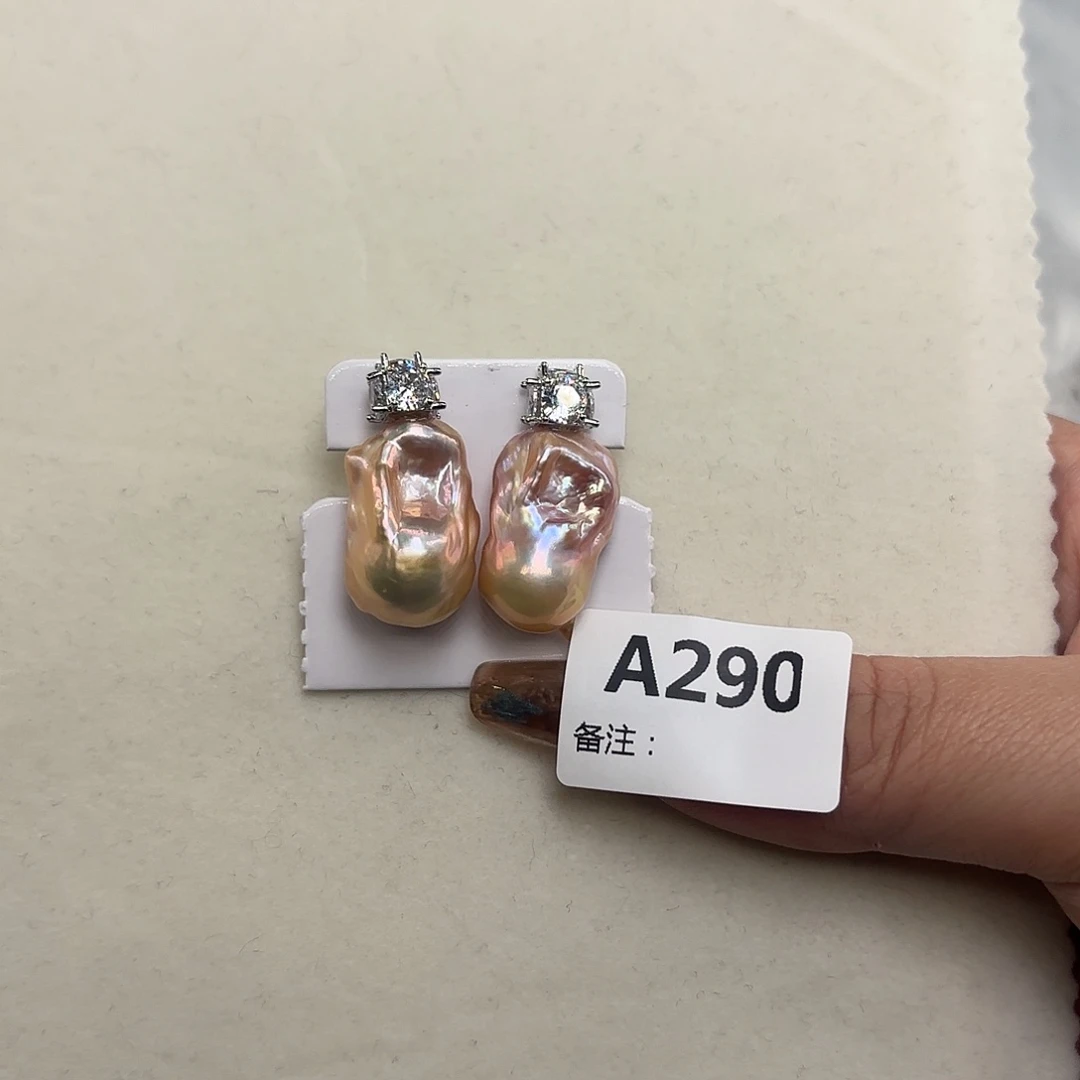 淡水珍珠合金耳饰