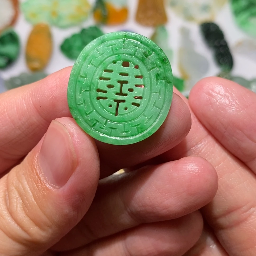 定制翡翠未镶嵌吊坠