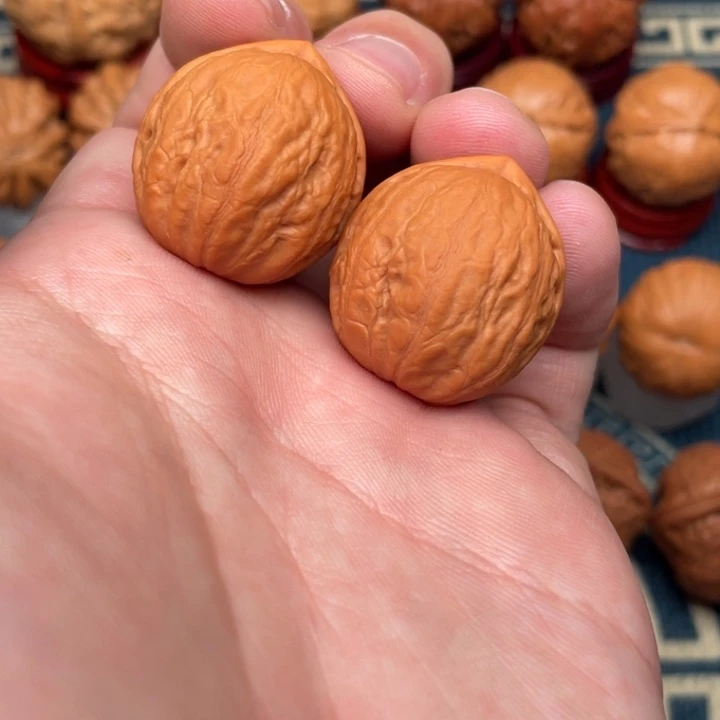 文玩核桃把件小红帽