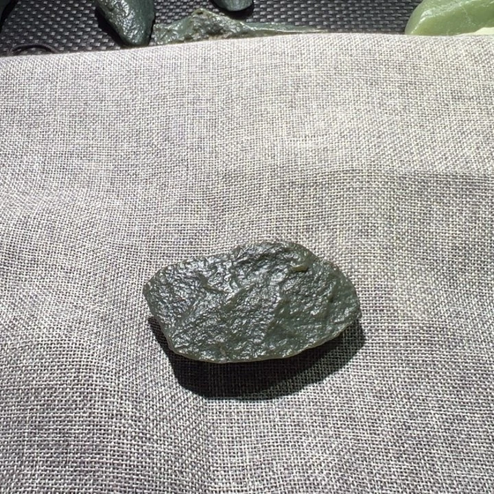影***痕和田玉未镶嵌颈饰