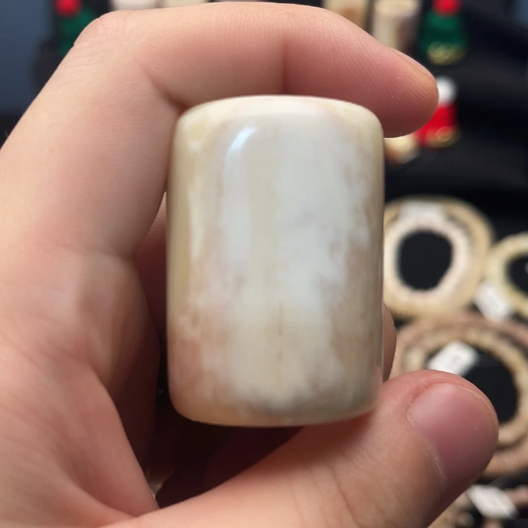 精品驼骨老料手把件