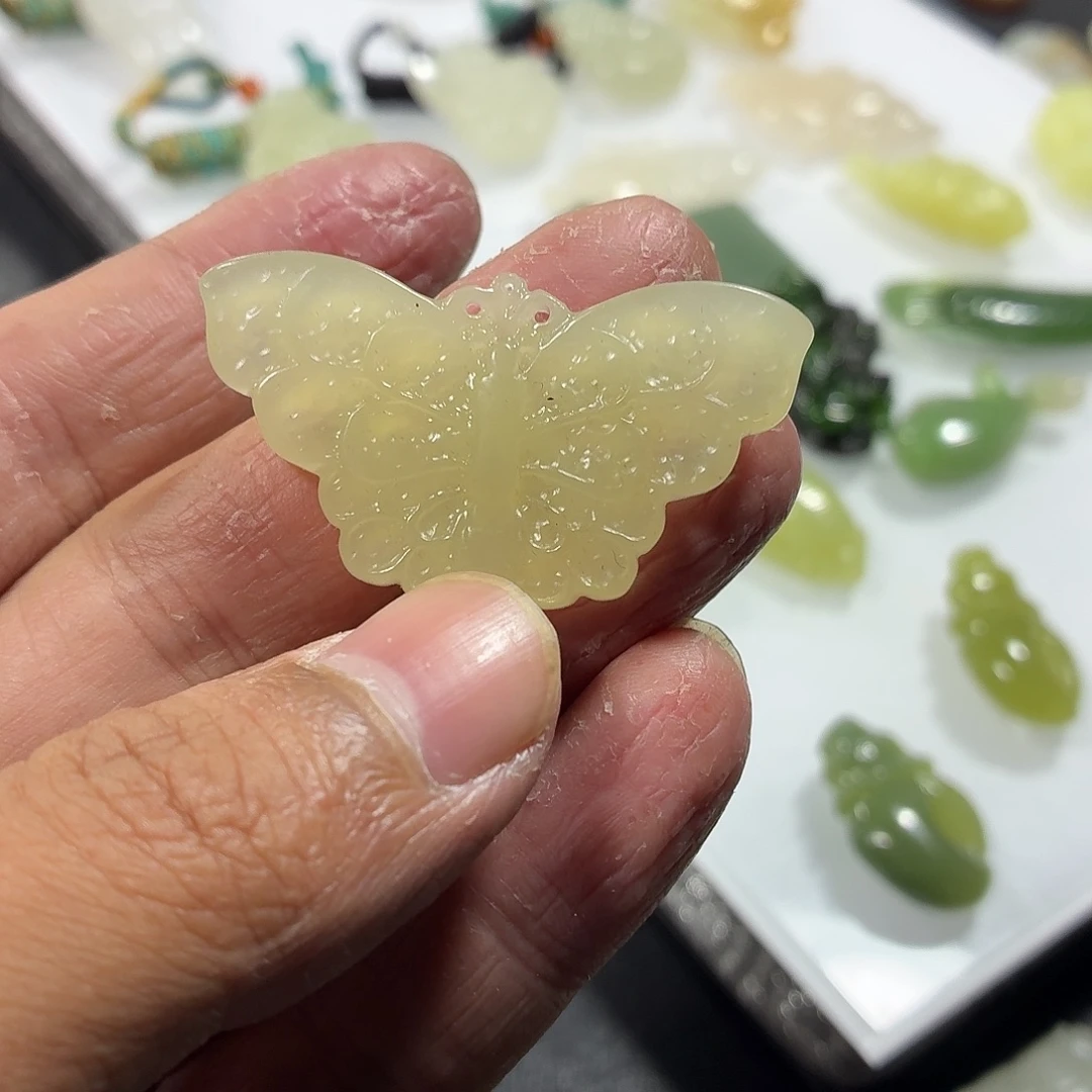 和田玉未镶嵌颈饰