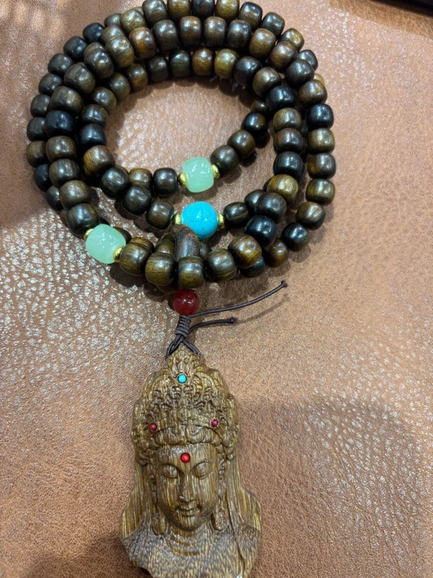 2号沉木雕刻吊坠