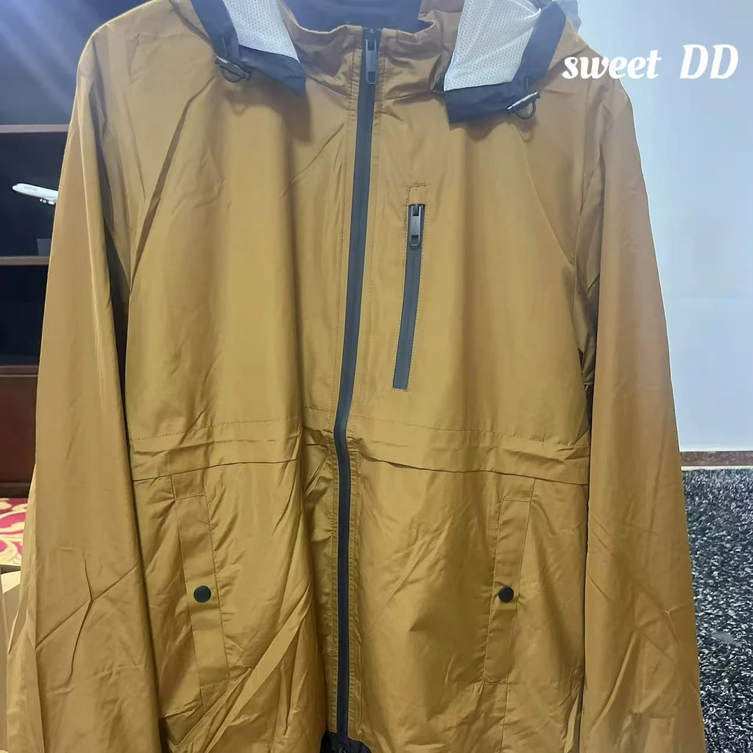 Sweet DD卡其色春夏款连帽软壳冲锋衣