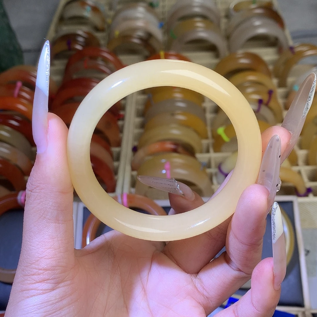 石英质玉（黄龙玉）未镶嵌手镯