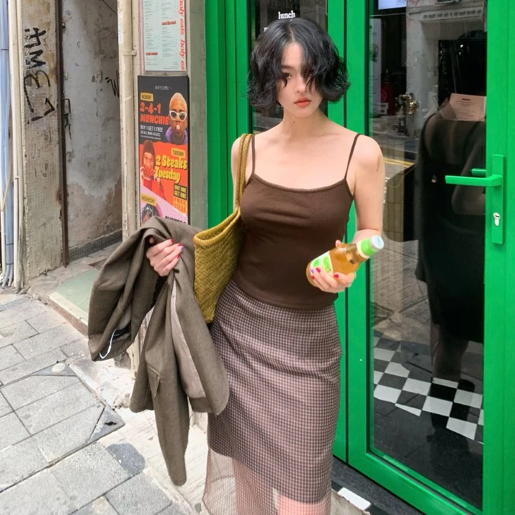 酒午 新款2025咖色透感网纱拼接格纹高腰显瘦包臀半身裙KLF4060