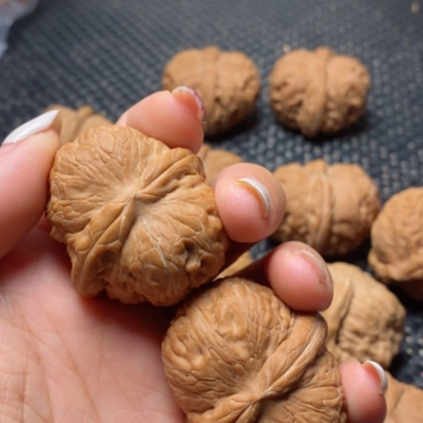 【闪购商品】文玩核桃吊坠大**哥
