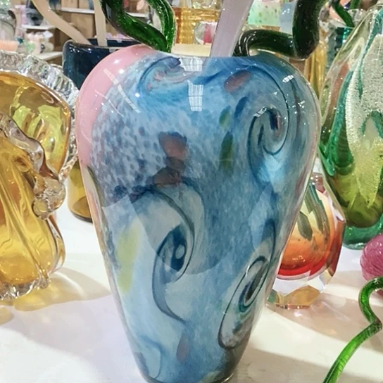 琉璃花瓶高45厘米宽9厘米