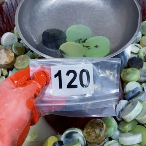 【闪购商品】蛇纹石玉珠宝半成品未镶嵌