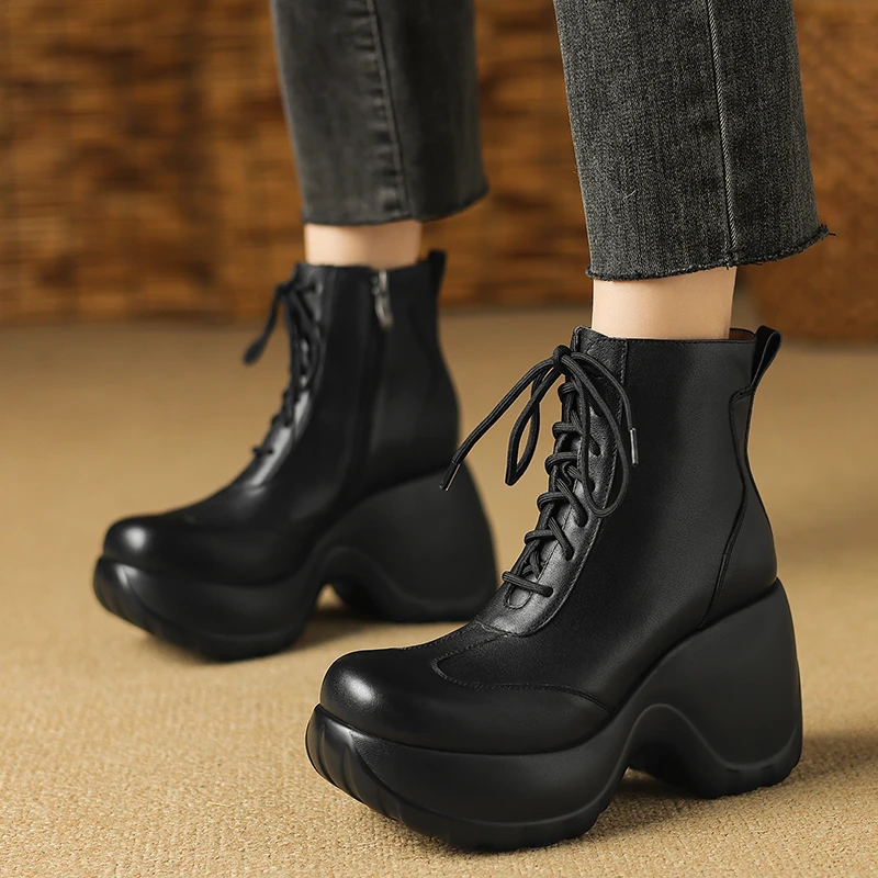 2025年新款秋冬马丁靴女百搭真皮坡跟厚底短靴加绒不累脚高跟靴子