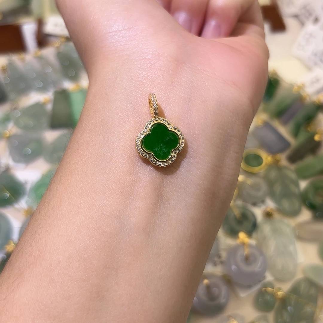 独****翡翠银S925镶嵌颈饰四叶草