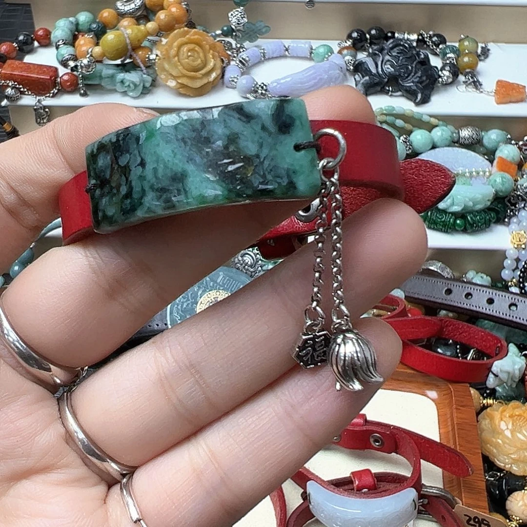 翡翠戒指未镶嵌小*姐炸
