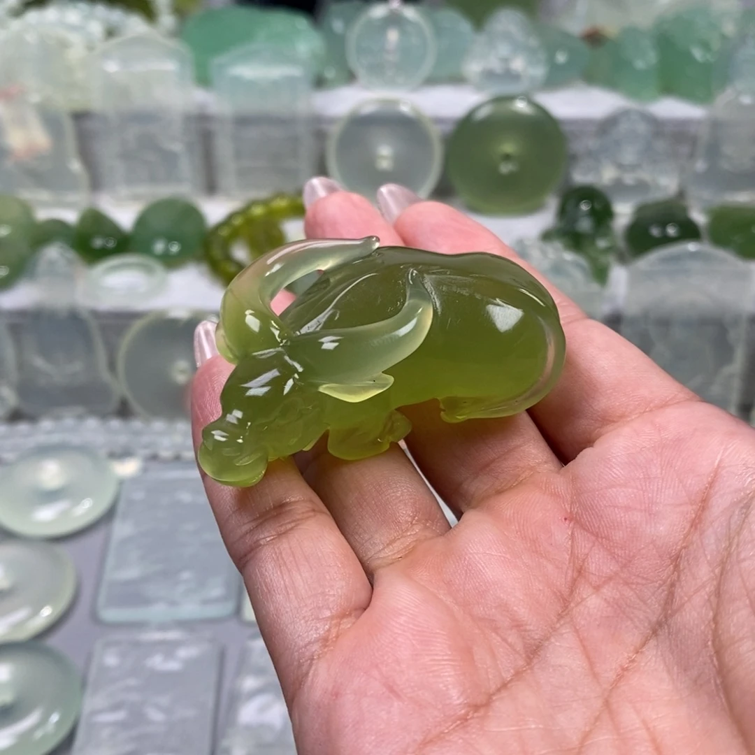 移***砖未镶嵌蛇纹石玉颈饰