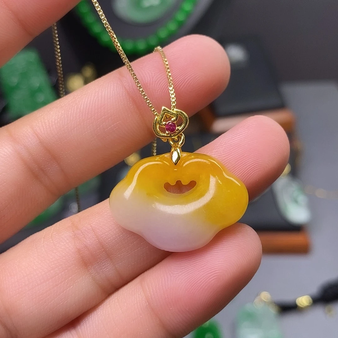 吊坠(赠链)未镶嵌翡翠