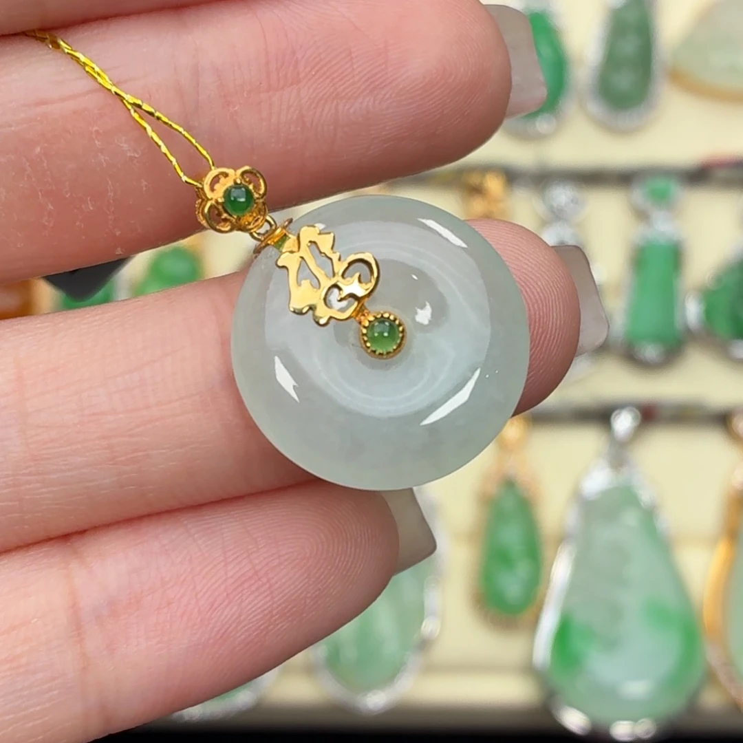 翡翠18K金镶嵌颈饰